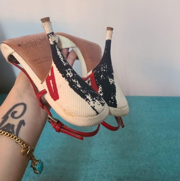 Alaia Slingbacks - Picture 4 of 16